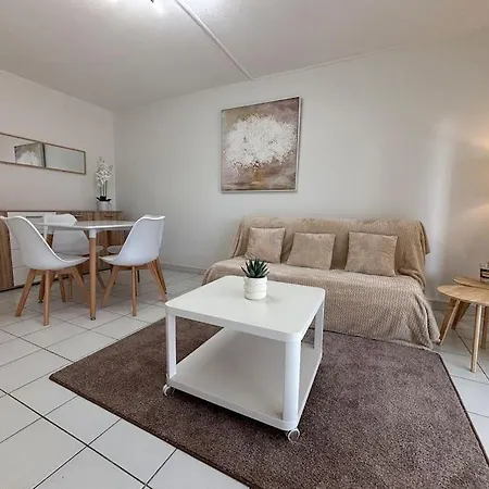 아파트 T2 Lumineux 4 Pers, Pisc,plag 2min, Park Priv,wifi *