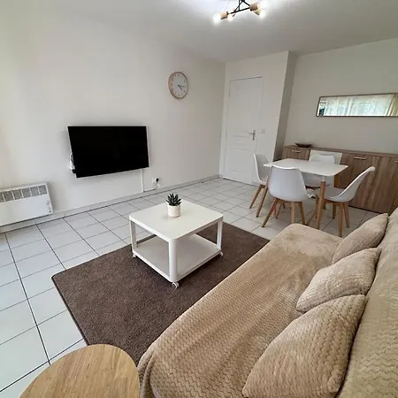 아파트 T2 Lumineux 4 Pers, Pisc,plag 2min, Park Priv,wifi *