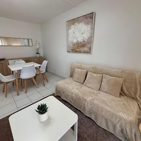 아파트 T2 Lumineux 4 Pers, Pisc,plag 2min, Park Priv,wifi *