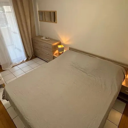 T2 Lumineux 4 Pers, Pisc,plag 2min, Park Priv,wifi Saint-Raphael (Var)